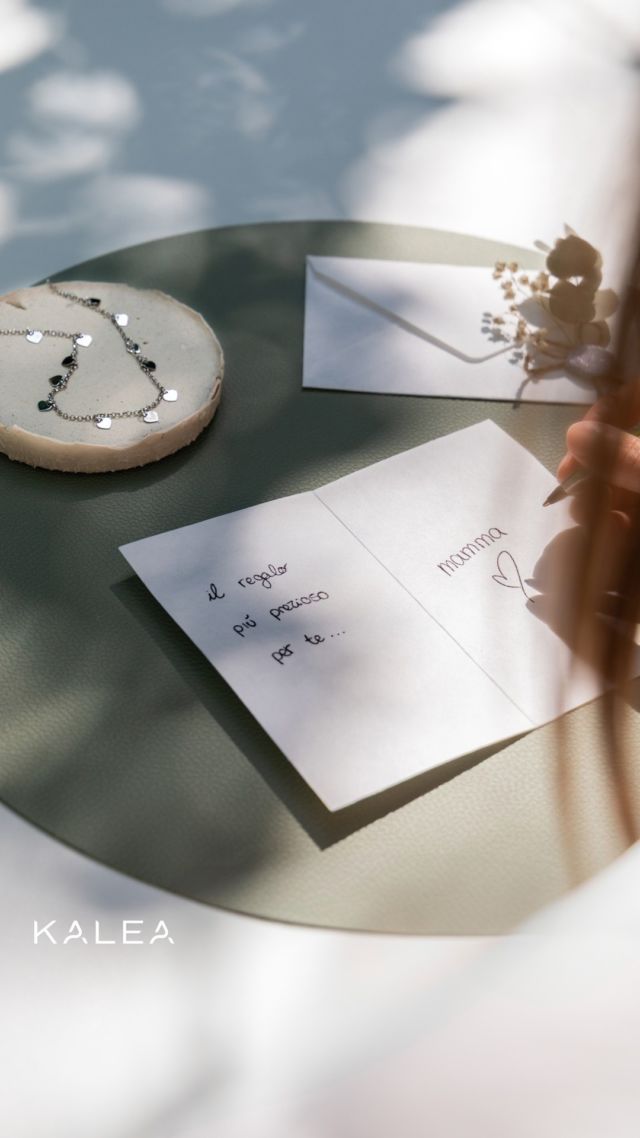 Per te, mamma 🤍

#festadellamamma  #kaleagioielli #gioielliargento #MadeInItaly