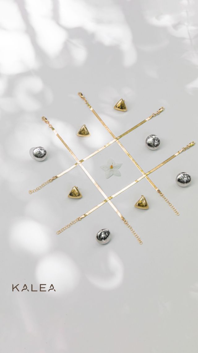 La nostra partita è differente 😅
E tu che team sei: orecchini tondi o triangoli?! 

Scegli il tuo preferito sul sito 🛍️

#orecchini #gioielliargento #kaleagioielli #bracciali #gioiellidonna #madeinitaly