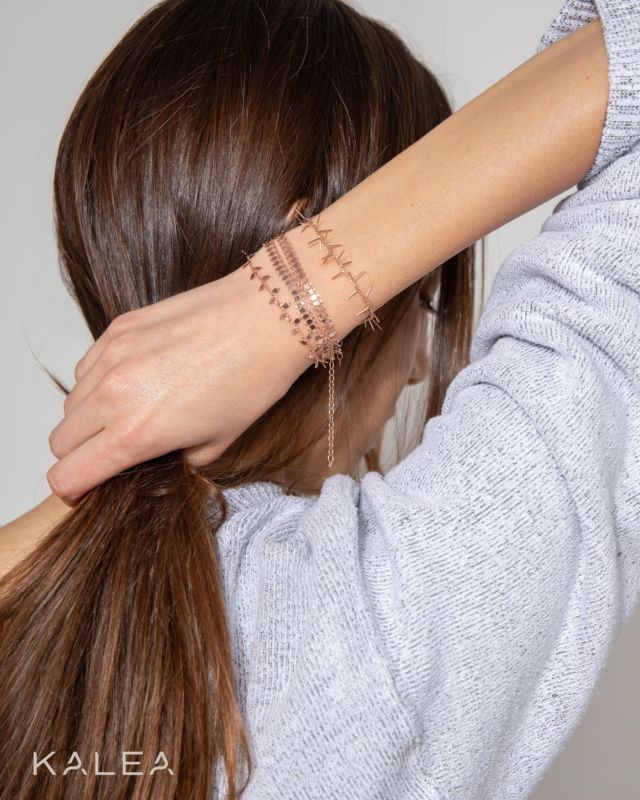 Un tocco invisibile, un effetto straordinario: scopri i nostri bracciali impalpabili 🪄

 #gioielliargento #bracciali #kaleagioielli #MadeInItaly #shoponline