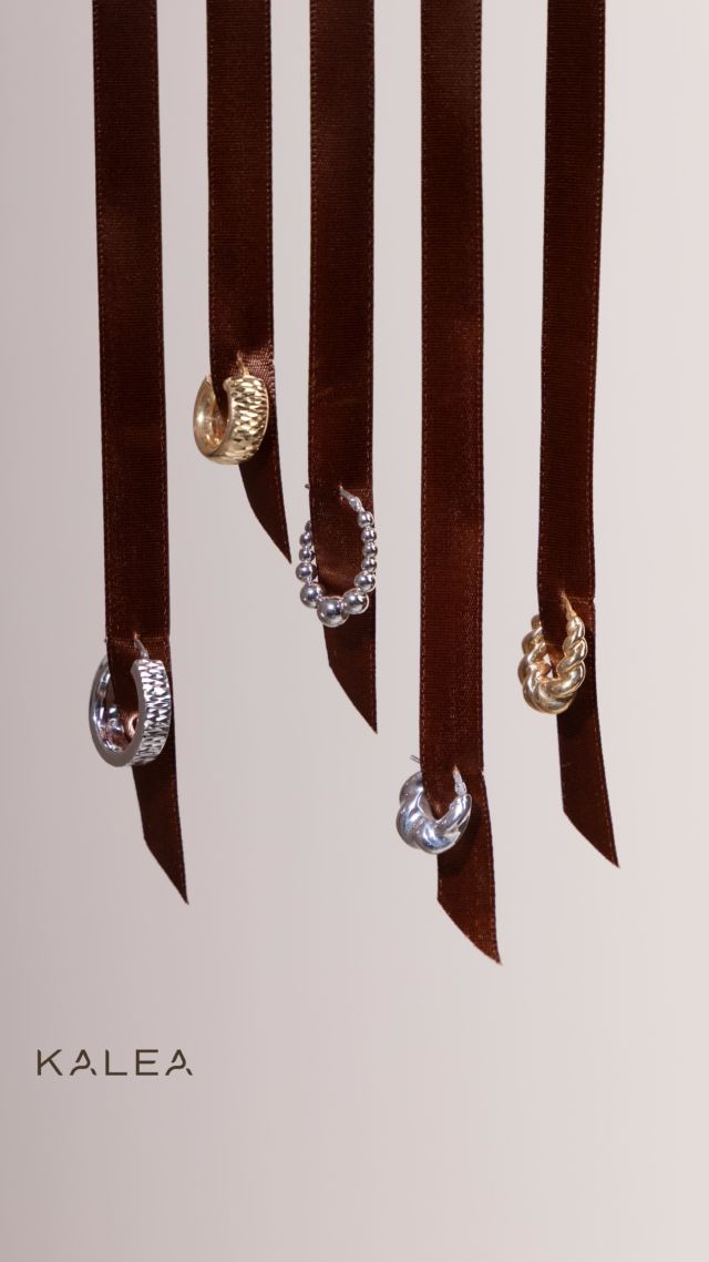 Una bellissima melodia di cerchi…luccicanti e bombati! ✨

Scoprili tutti sul sito 🛍️

#kaleagioielli #madeinitaly #gioielliargento #orecchinicerchio
