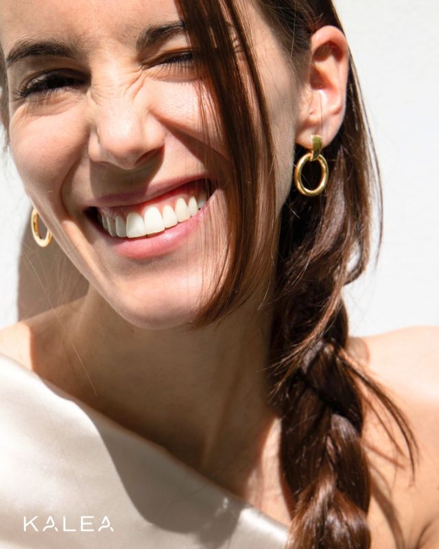 Un sorriso, un raggio di sole, un paio di orecchini…dettagli che ti fanno sentire speciale! 😃☀🥰

Scopri sul sito tutti gli orecchini della collezione Bon Bon 🛍

 #gioielliargento #shoppingonline #kaleagioielli #MadeInItaly #orecchini